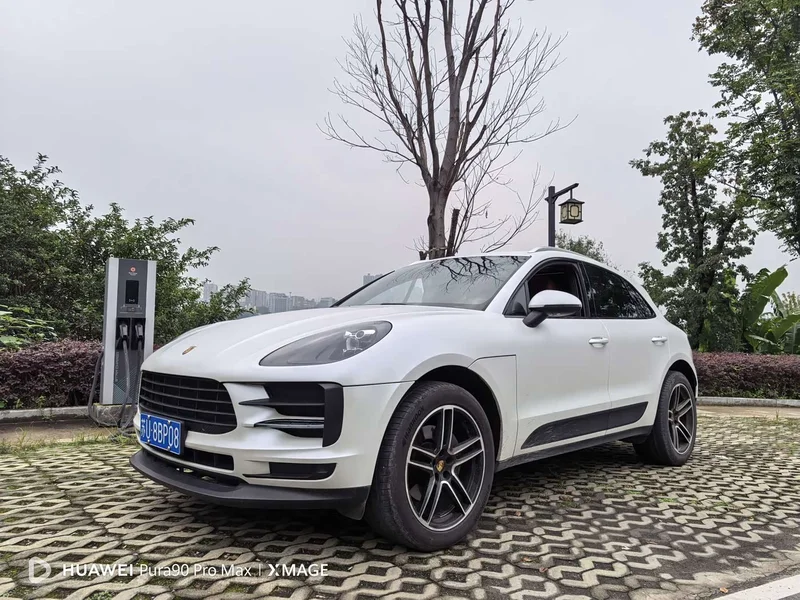 Porsche Macan — фото 1