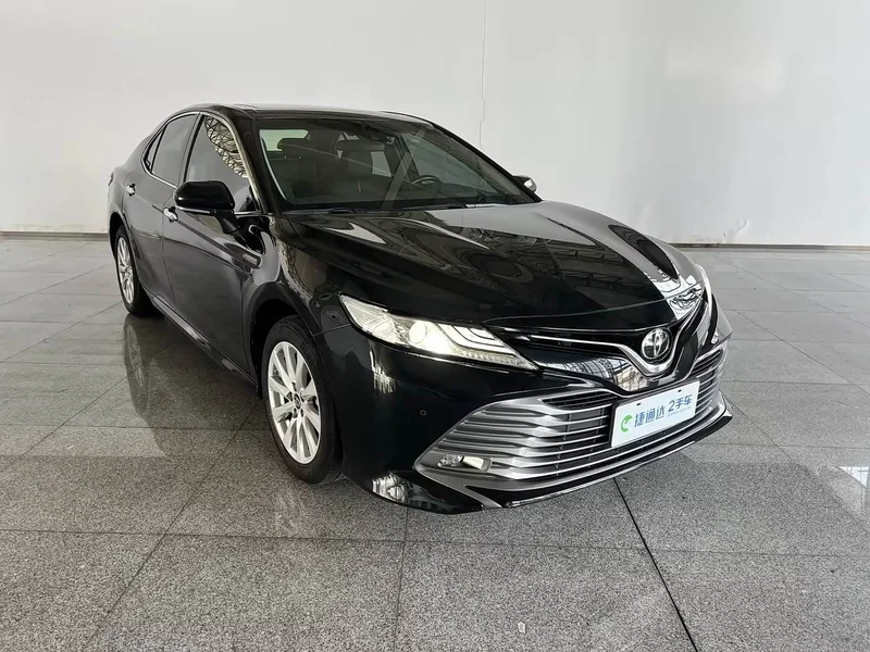 Toyota Camry — фото 23