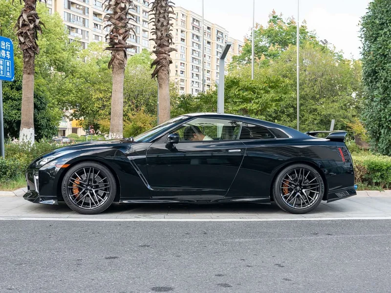 Nissan GT-R — фото 3