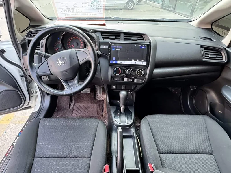 Honda Fit — фото 6