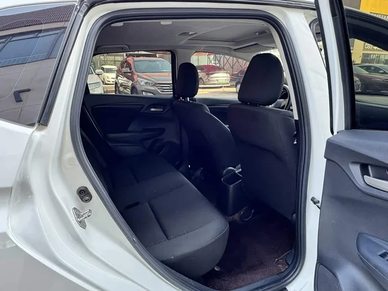 Honda Fit — фото 7
