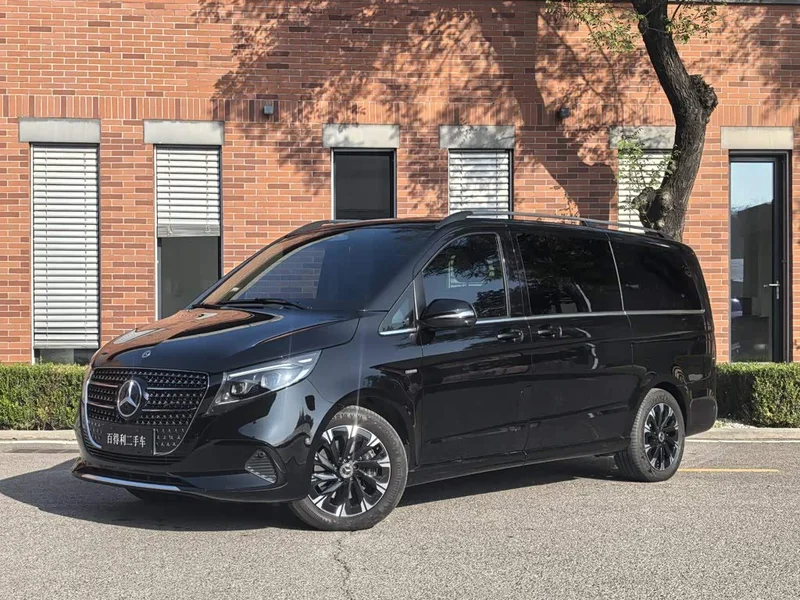 Mercedes-Benz V-Class — фото 1