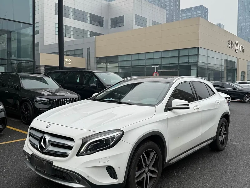 Mercedes-Benz GLA — фото 1