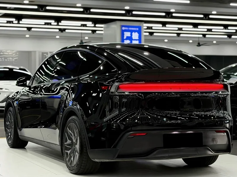 Tesla Model Y — фото 4