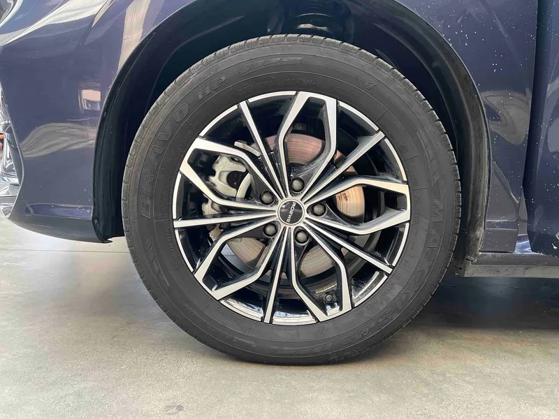 Roewe iMAX8 New Energy — фото 12