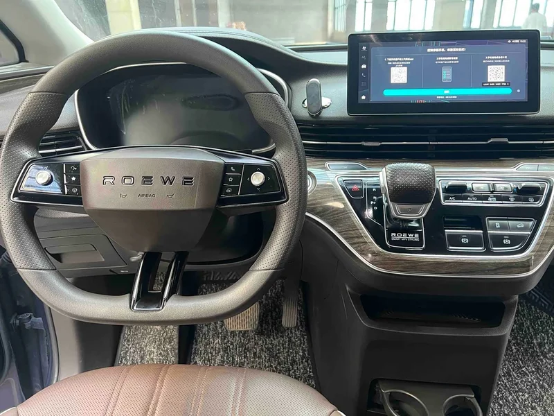 Roewe iMAX8 New Energy — фото 17