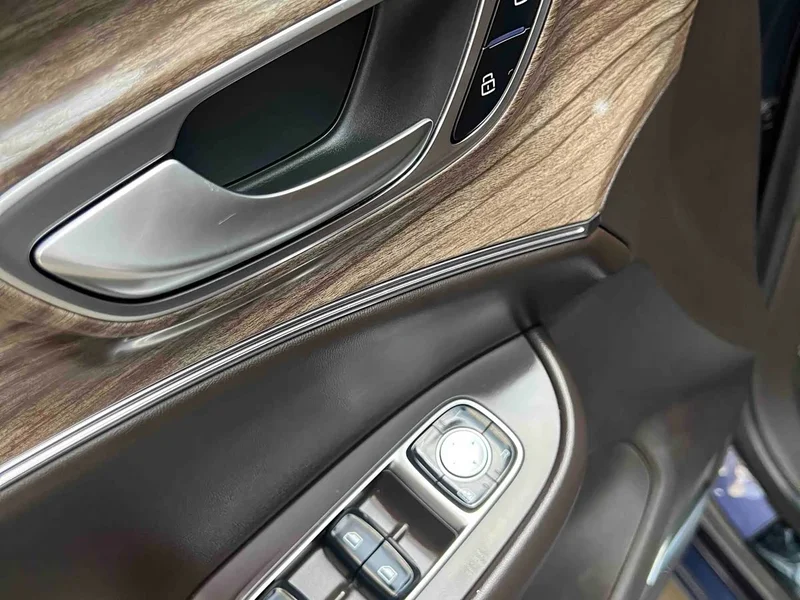Roewe iMAX8 New Energy — фото 19