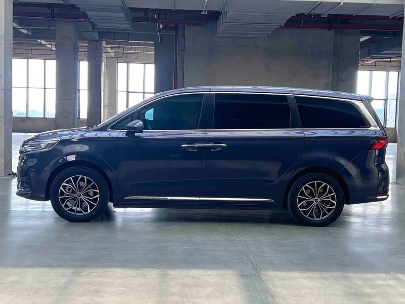 Roewe iMAX8 New Energy — фото 6