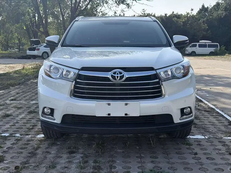 Toyota Highlander — фото 2