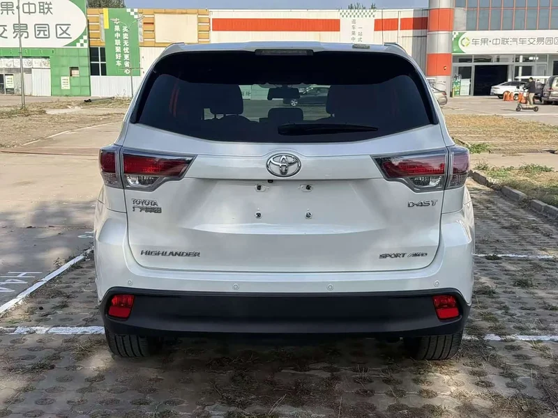 Toyota Highlander — фото 5