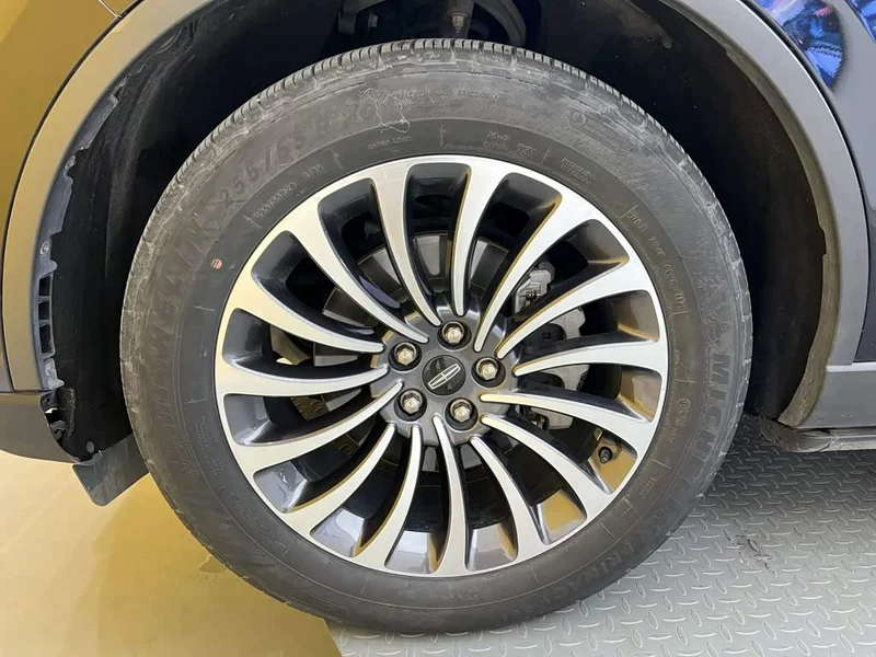 Lincoln Aviator — фото 11