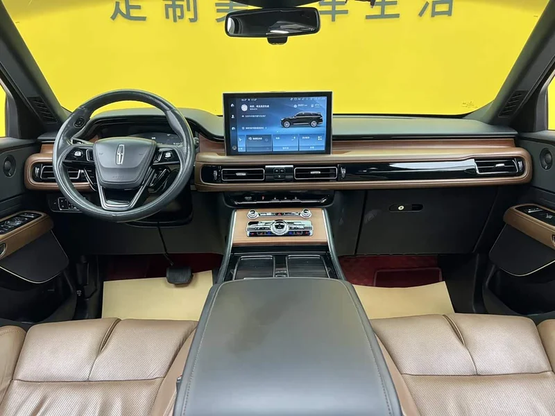 Lincoln Aviator — фото 14