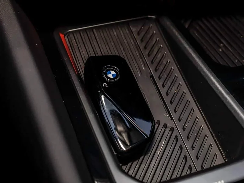 BMW i5 — фото 17