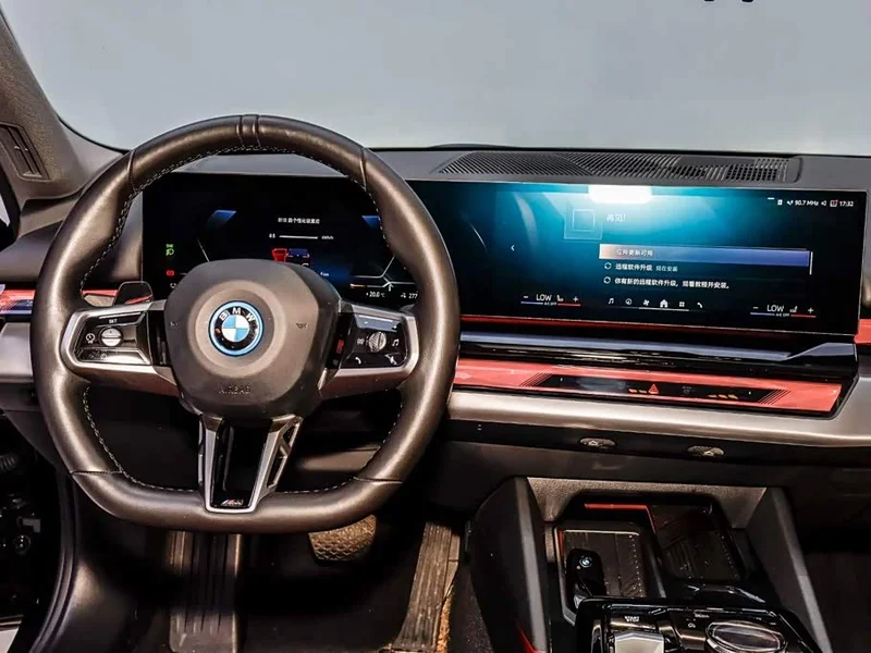 BMW i5 — фото 21