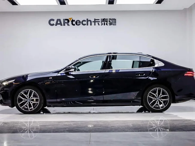 BMW i5 — фото 3