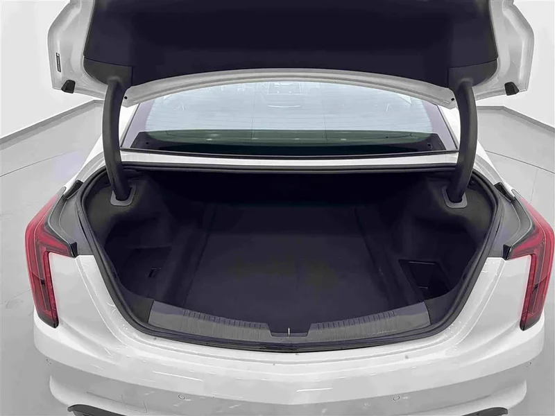 Cadillac CT5 — фото 26