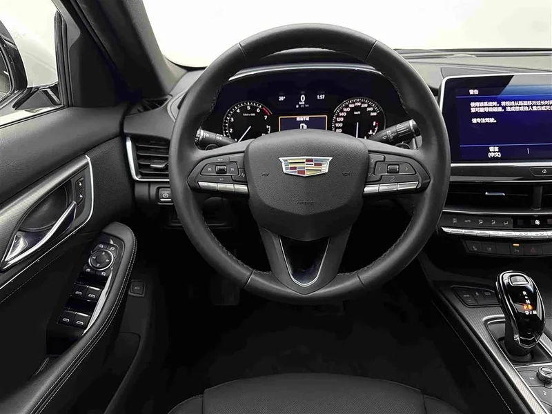 Cadillac CT5 — фото 9