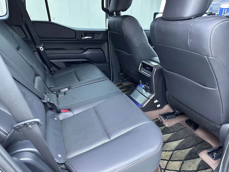 Toyota Prado — фото 12