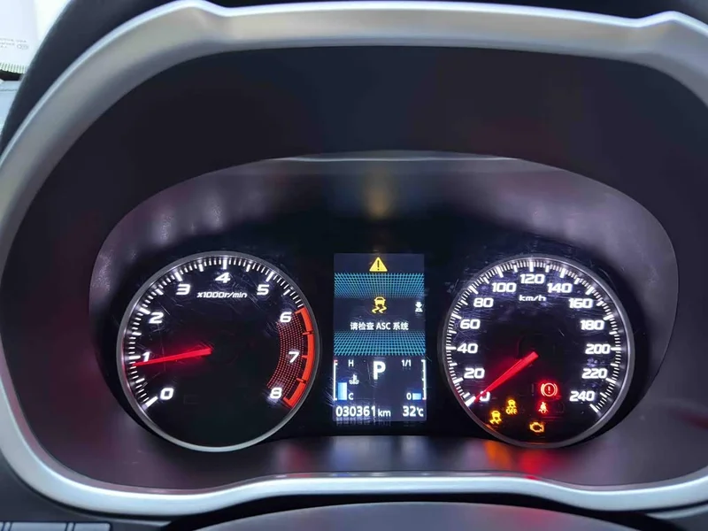 Mitsubishi Eclipse Cross — фото 12