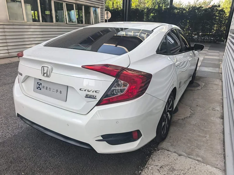 Honda Civic — фото 5