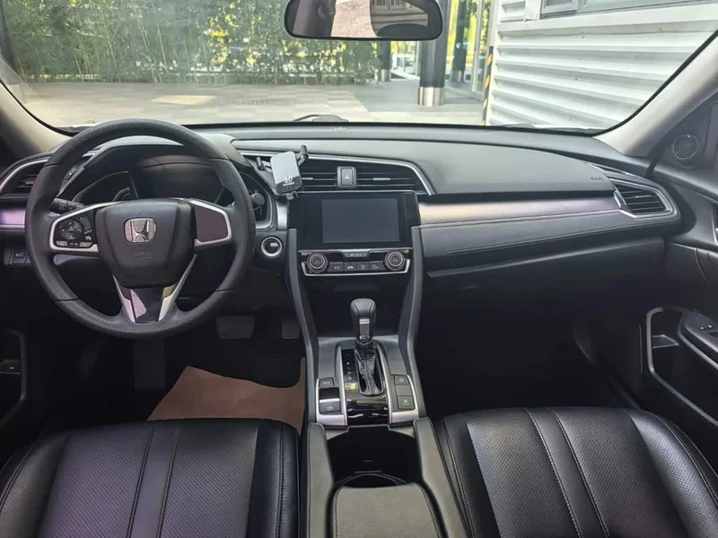 Honda Civic — фото 8