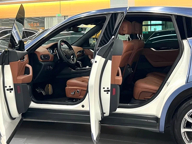 Maserati Levante — фото 14