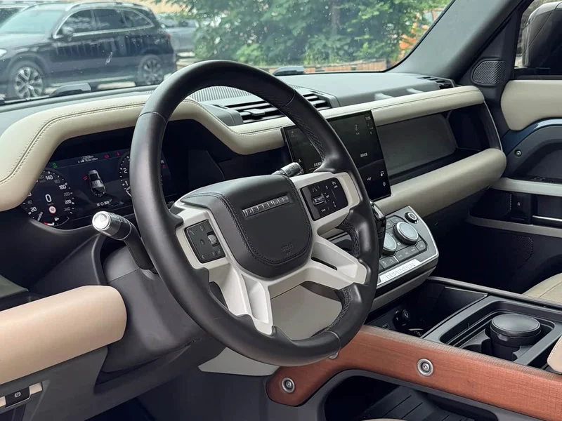 Land Rover Defender — фото 10