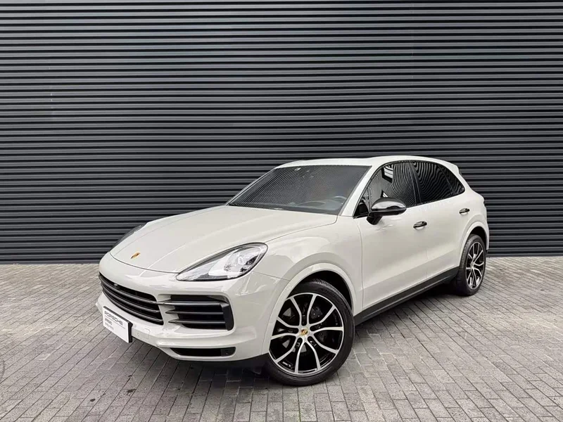 Porsche Cayenne — фото 1