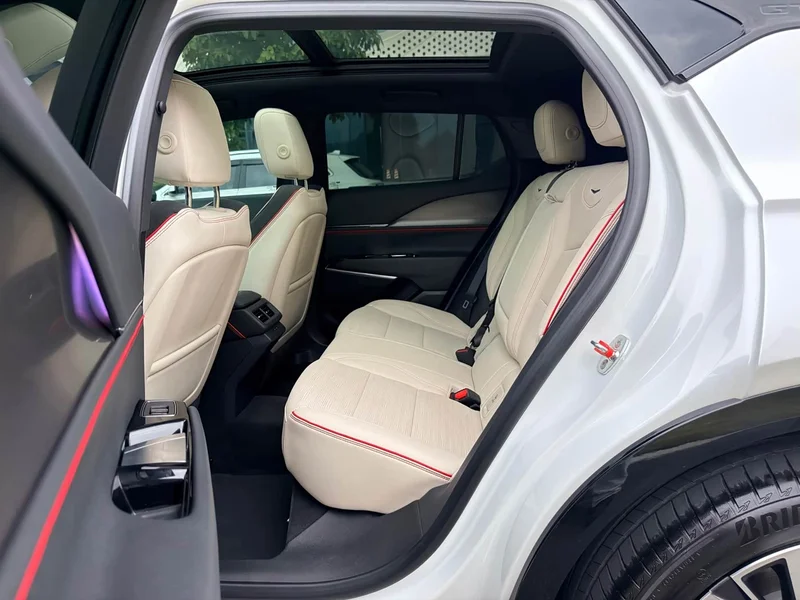 Cadillac GT4 — фото 11