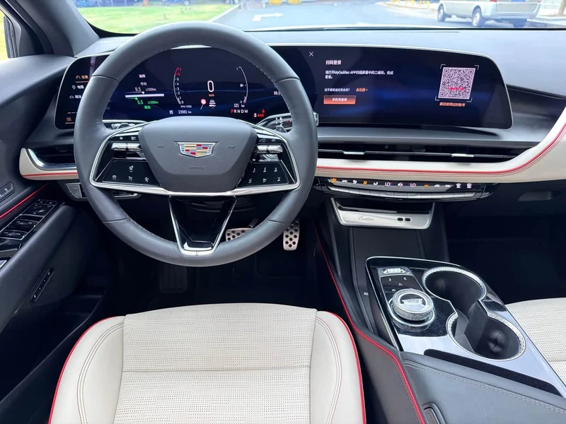 Cadillac GT4 — фото 14