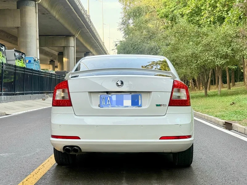 Volkswagen Octavia — фото 5