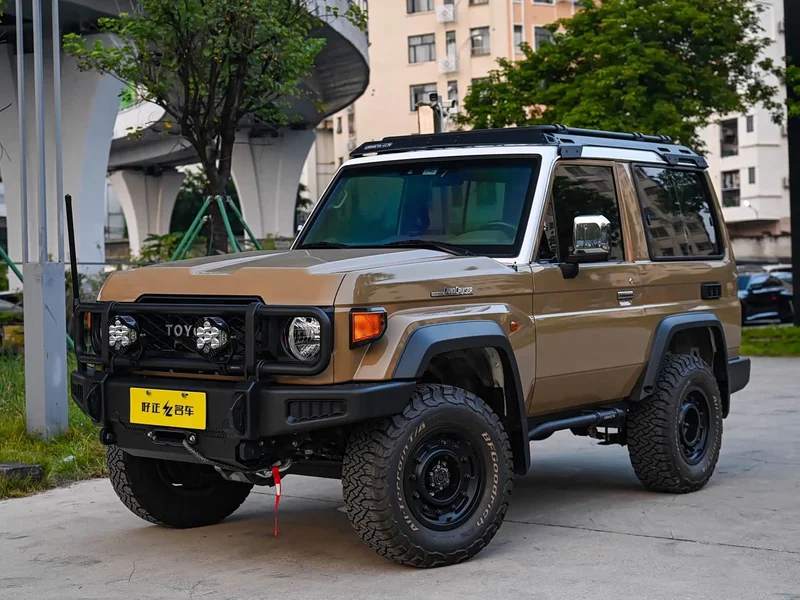 Toyota Land Cruiser (Imported) — фото 1