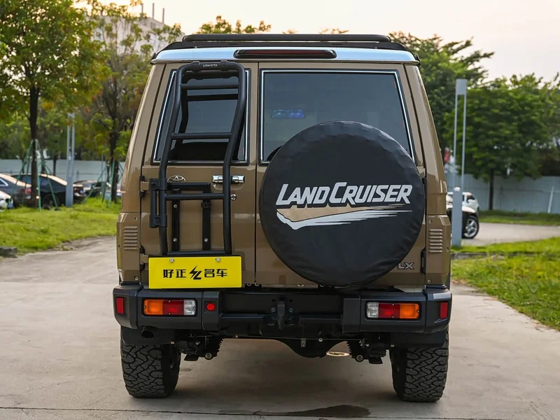 Toyota Land Cruiser (Imported) — фото 5