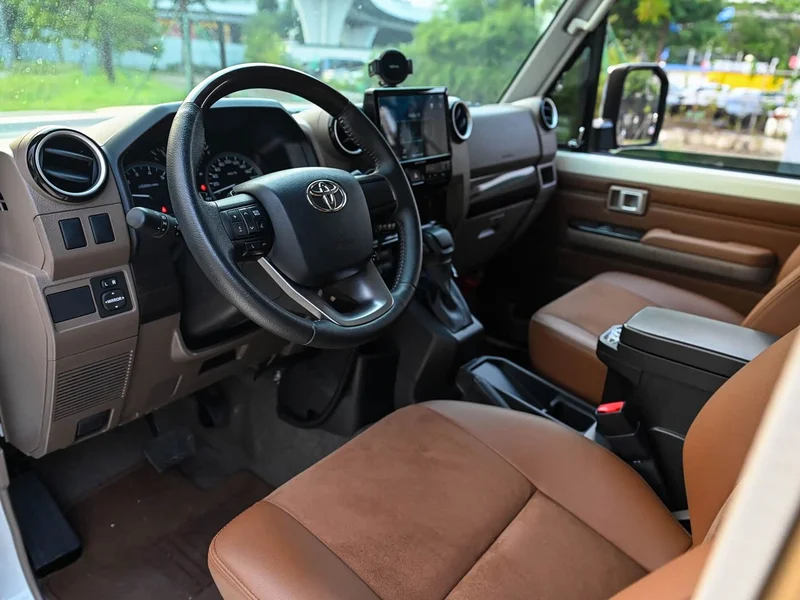 Toyota Land Cruiser (Imported) — фото 8