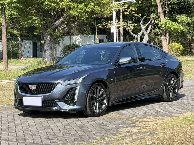 Cadillac CT5 — фото 1