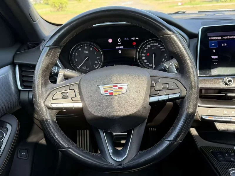 Cadillac CT5 — фото 5