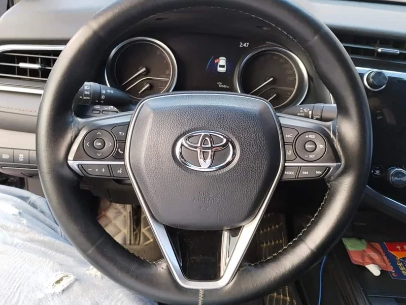 Toyota Camry — фото 15