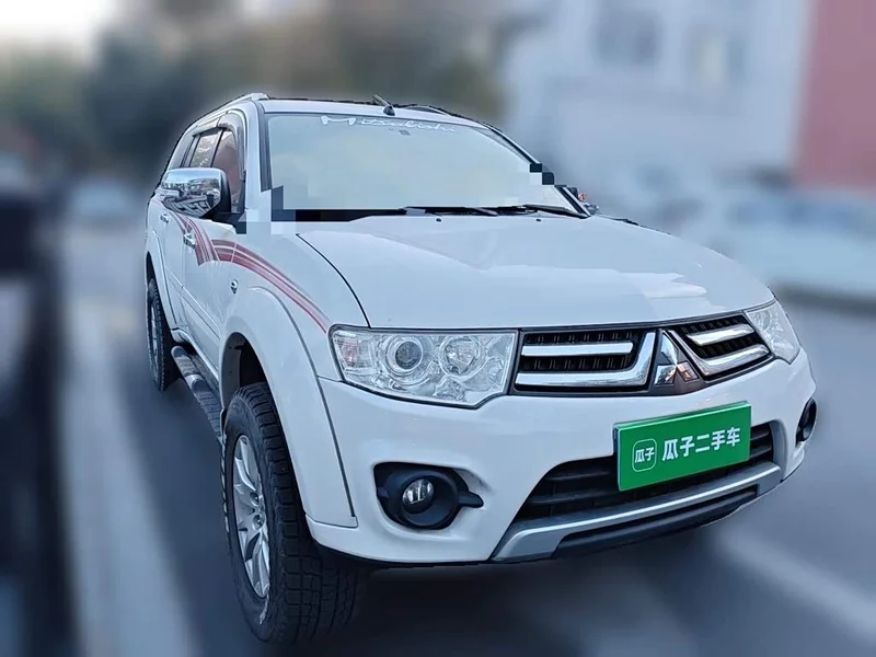 Mitsubishi Pajero — фото 3
