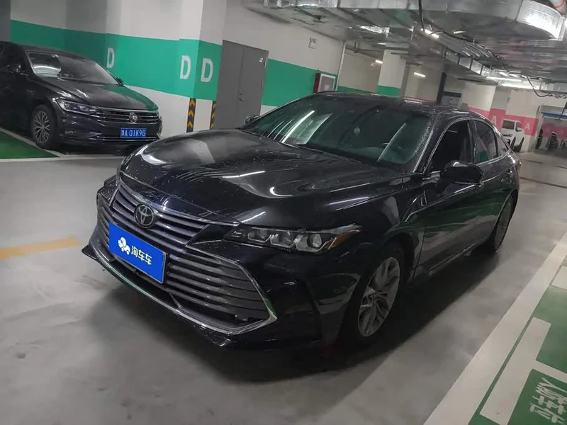 Toyota Avalon — фото 1