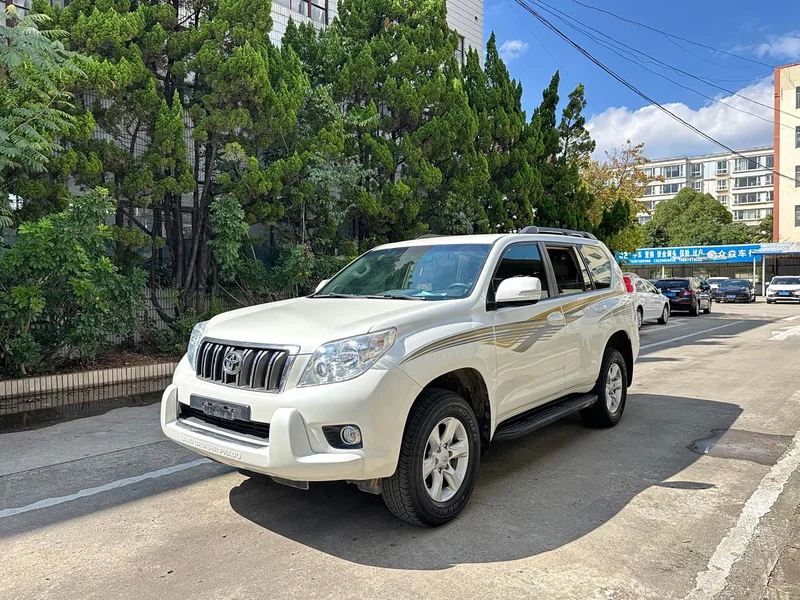 Toyota Prado — фото 1