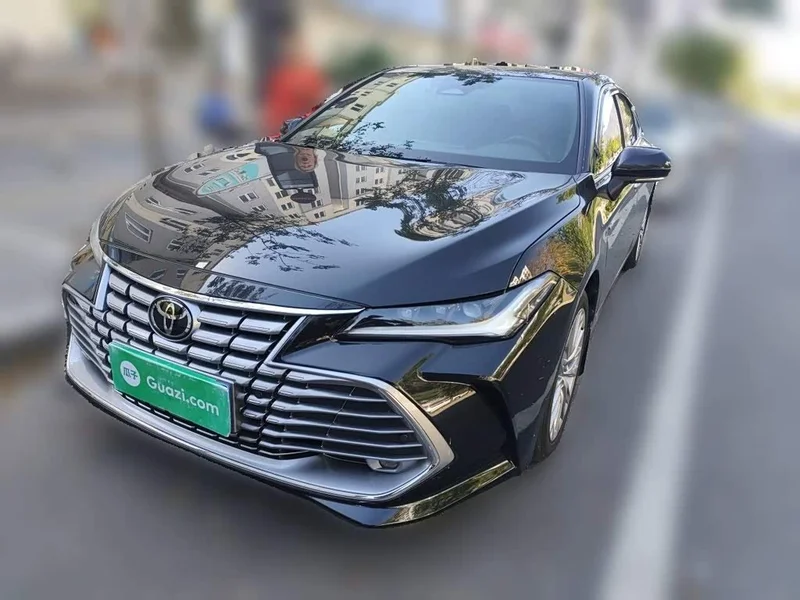 Toyota Avalon — фото 1