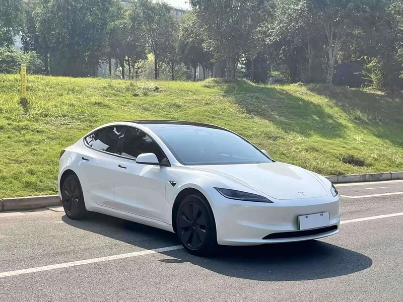 Tesla Model 3 — фото 2