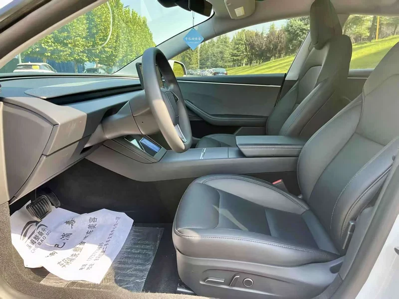 Tesla Model 3 — фото 4