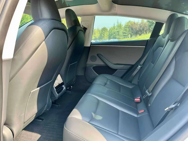 Tesla Model 3 — фото 7