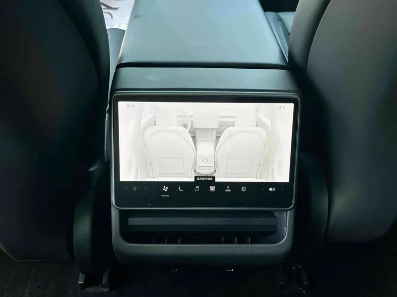 Tesla Model 3 — фото 8