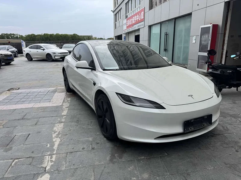 Tesla Model 3 — фото 2