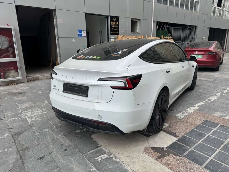 Tesla Model 3 — фото 3