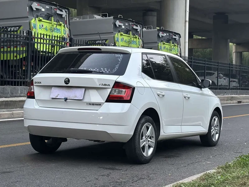 Skoda Citigo — фото 6