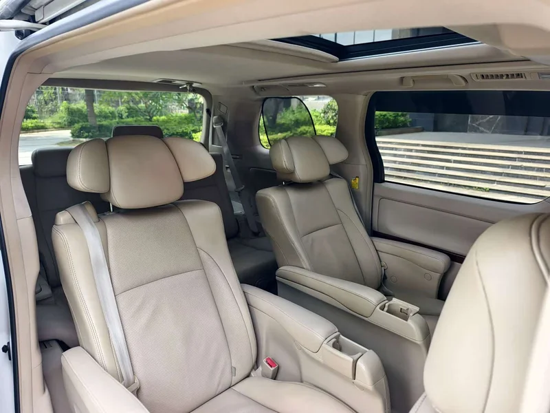 Toyota Alphard — фото 15