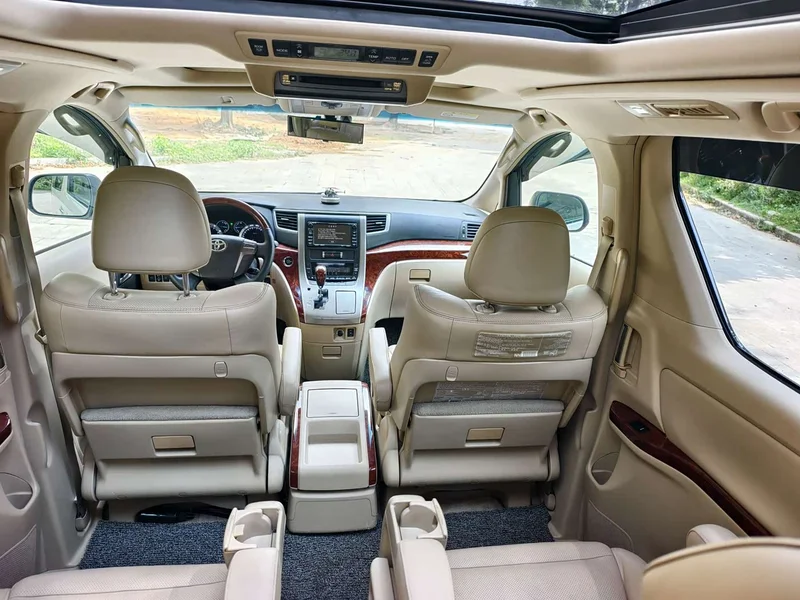 Toyota Alphard — фото 18